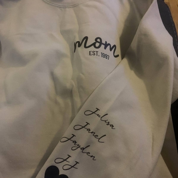 Cherished Moments - Custom ‘Mom EST. 1997’ Shirt - Picture 2 of 3